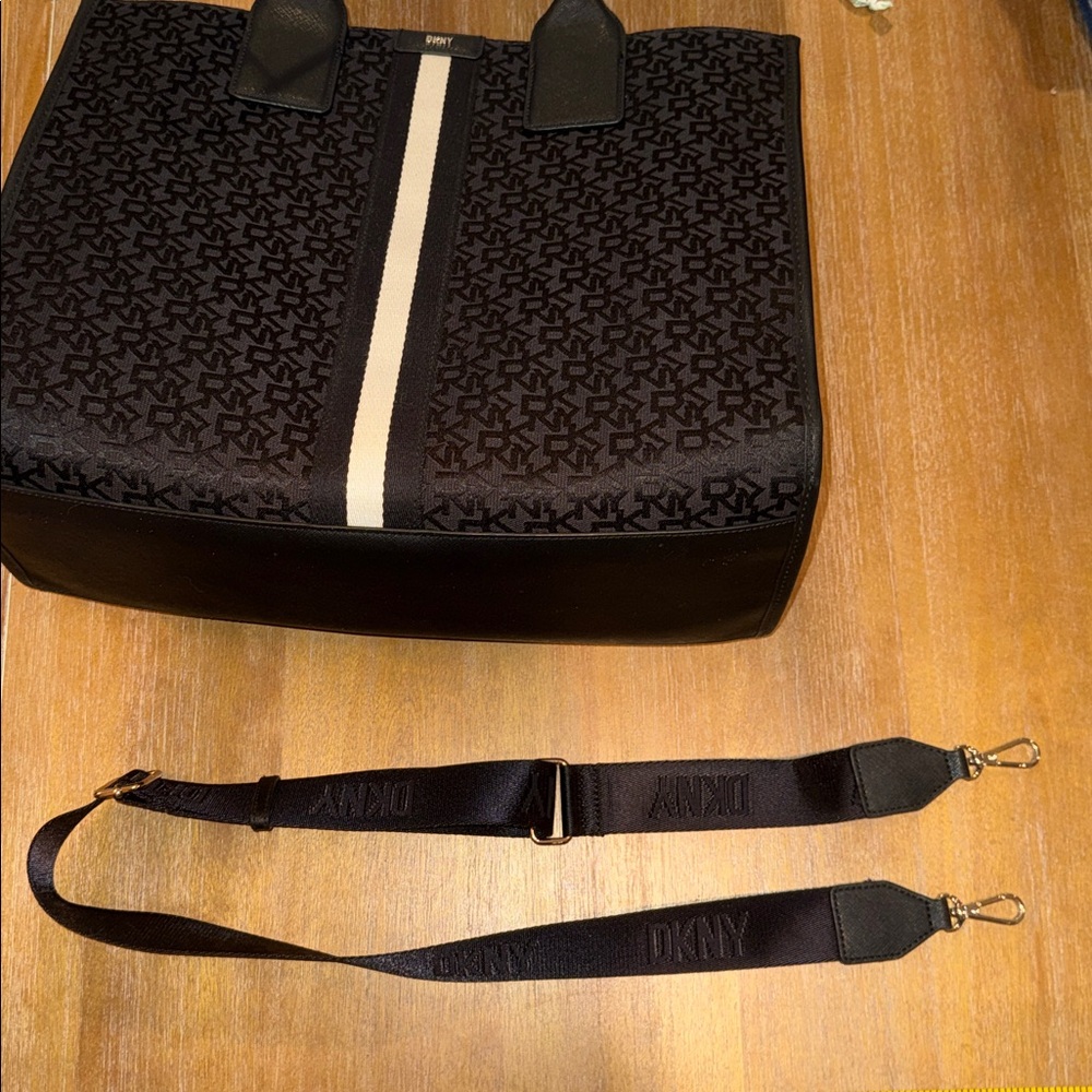DKNY Black and Cream Patterned Tote - Picture 4 of 4